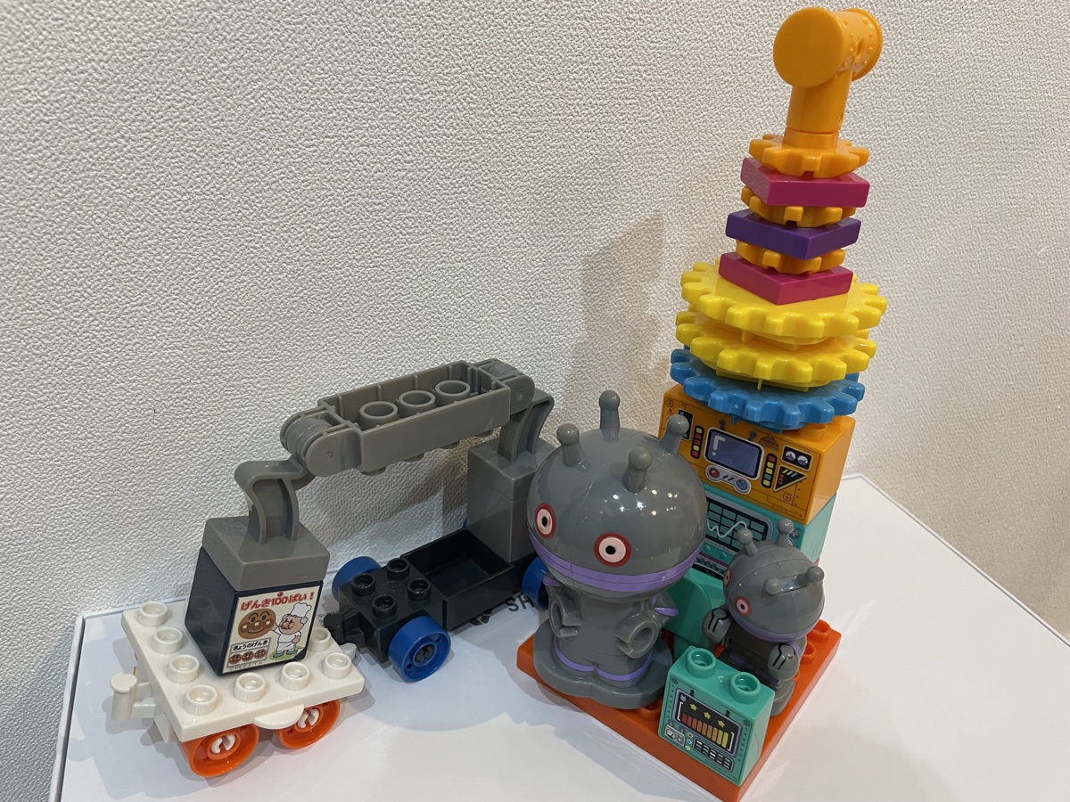 アンパンマンブロックで作った乗り物・歯車のロボット